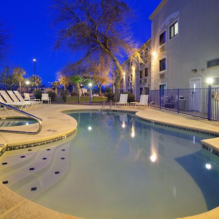 Holiday Inn Express Tucson-Airport By Ihg Exterior photo