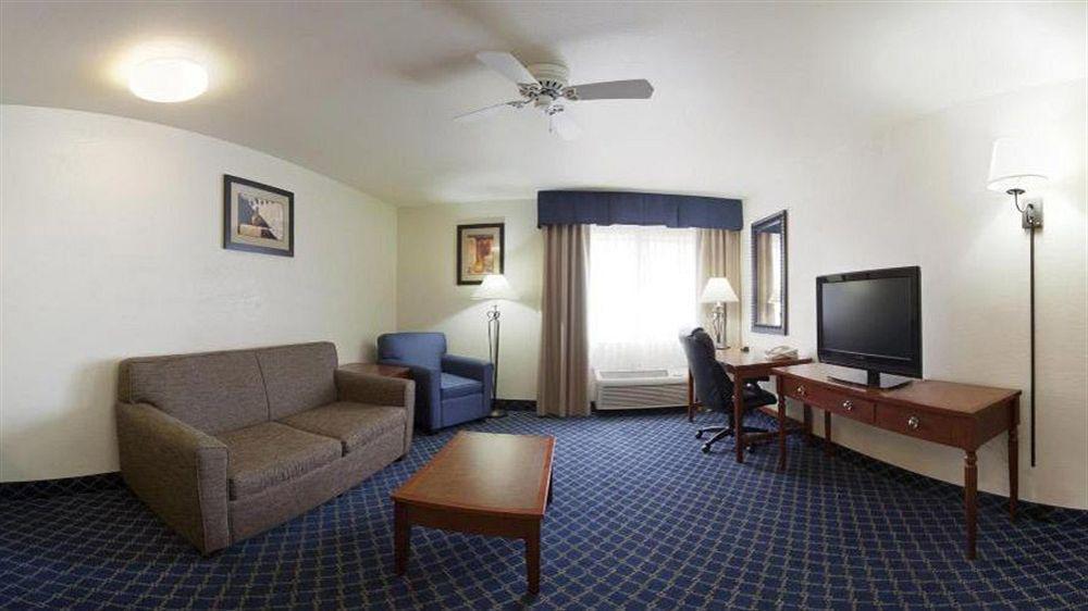 Holiday Inn Express Tucson-Airport By Ihg Exterior photo