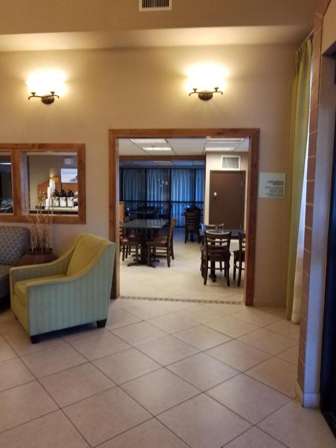 Holiday Inn Express Tucson-Airport By Ihg Exterior photo