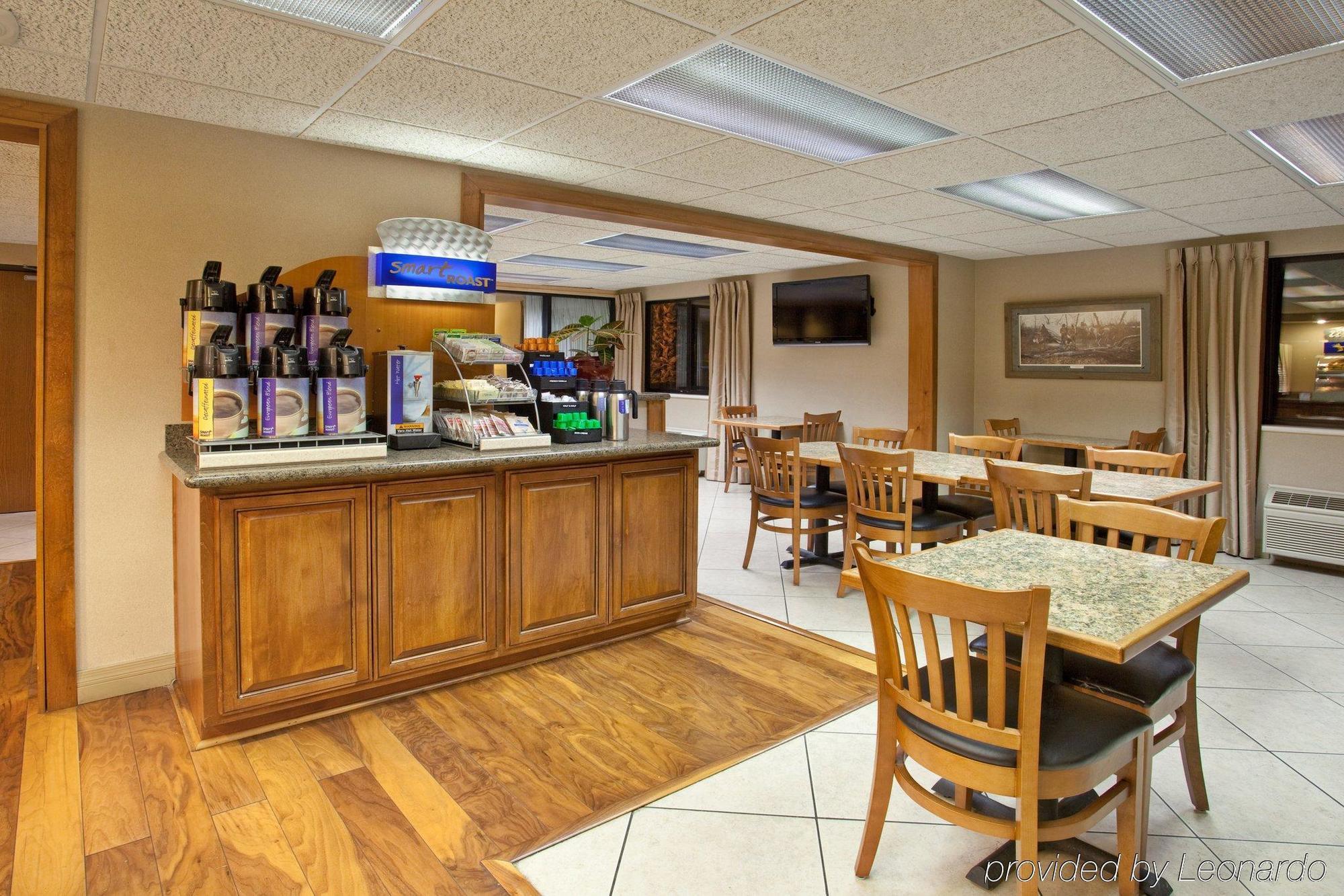 Holiday Inn Express Tucson-Airport By Ihg Exterior photo