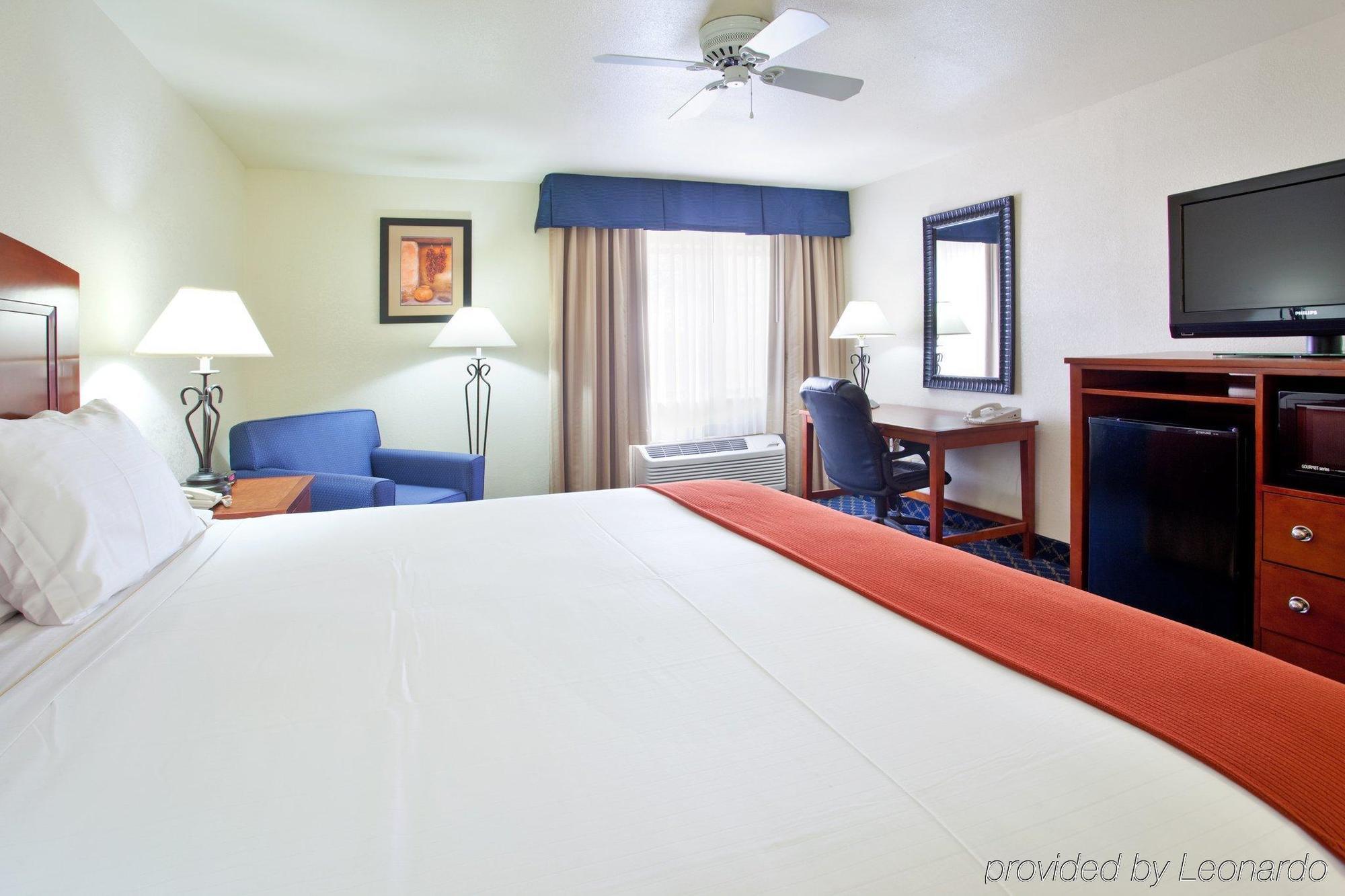 Holiday Inn Express Tucson-Airport By Ihg Room photo