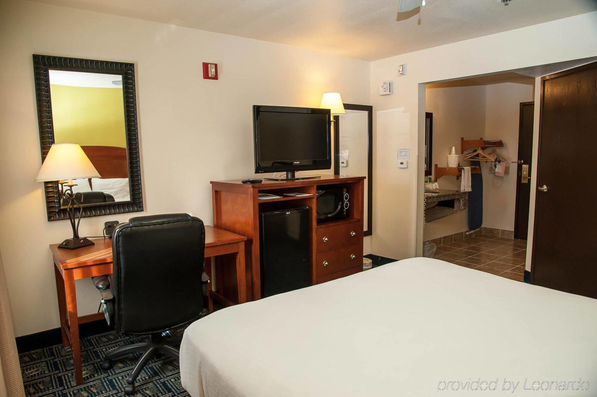 Holiday Inn Express Tucson-Airport By Ihg Exterior photo